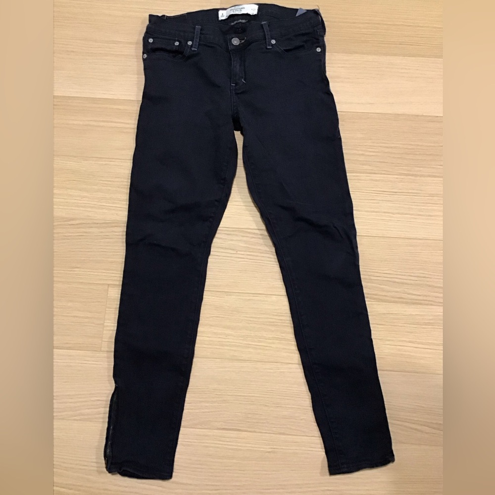 Abercrombie & Fitch Dark Blue Jeans Size 27